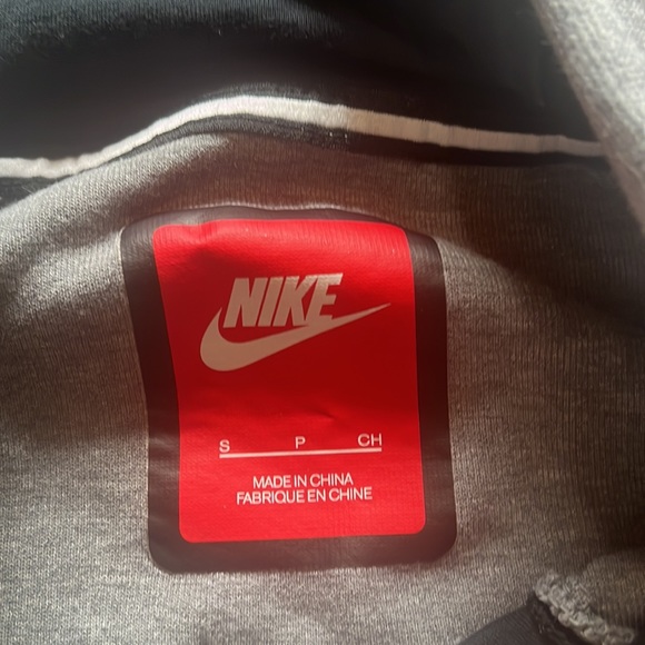 Nike Tech Fleece Zip Up - Picture 3 of 4